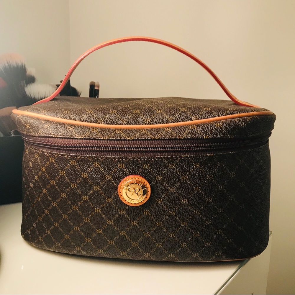 Cosmetic Carrier